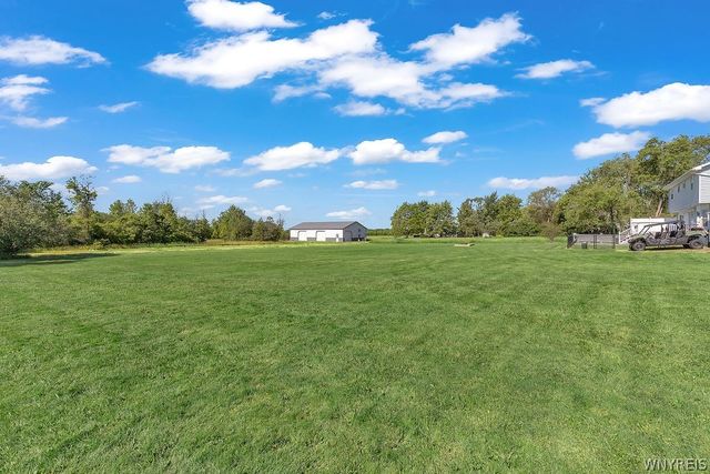 8801 Chestnut Ridge Road, Royalton, NY 14067