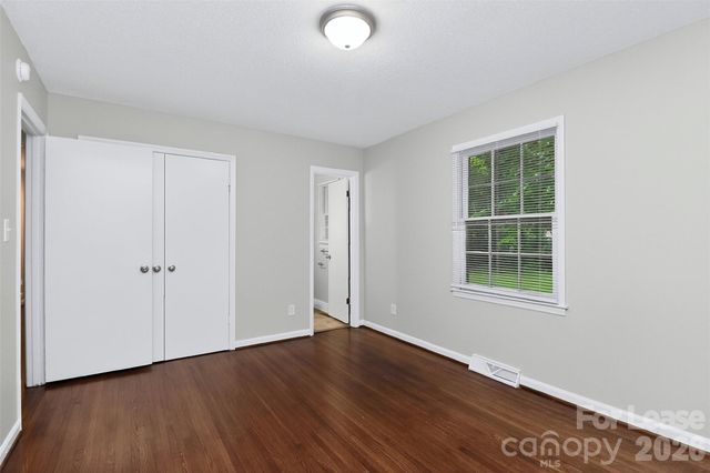 11228 Gladewater Drive, Matthews, NC 28105