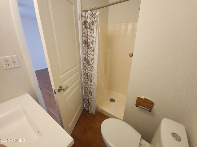 4325 E VINEYARD Road, Phoenix, AZ 85042