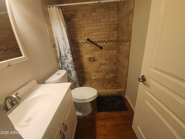 4325 E VINEYARD Road, Phoenix, AZ 85042