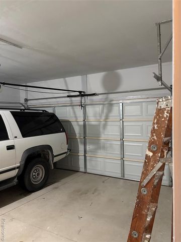 38848 Windmill Pointe, Clinton Township, MI 48038