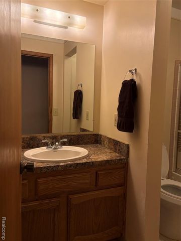 38848 Windmill Pointe, Clinton Township, MI 48038