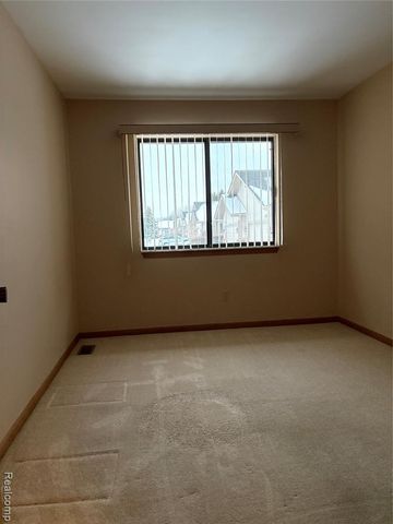 38848 Windmill Pointe, Clinton Township, MI 48038