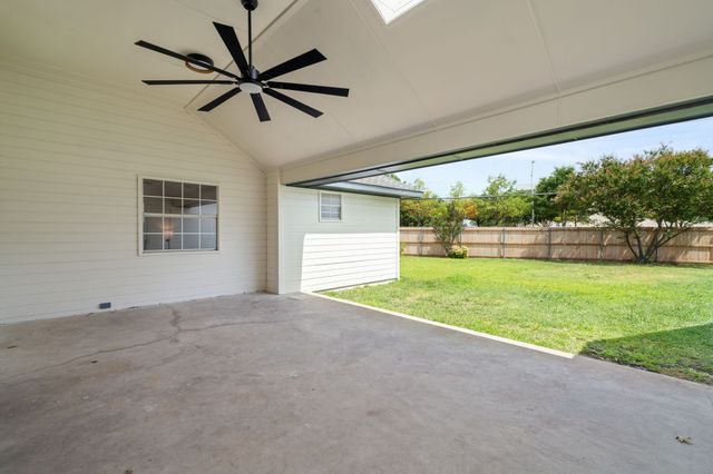 3306 Blue Bell Place, Richardson, TX 75082