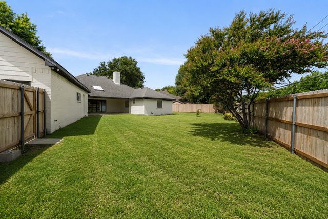 3306 Blue Bell Place, Richardson, TX 75082