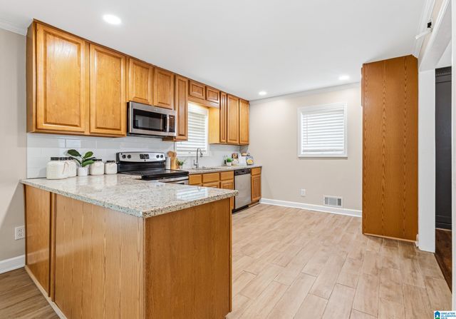 2620 2ND WAY NW, Center Point, AL 35215