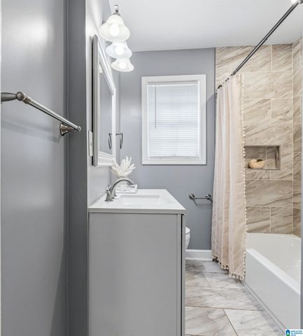 2620 2ND WAY NW, Center Point, AL 35215