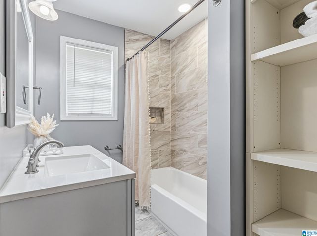 2620 2ND WAY NW, Center Point, AL 35215