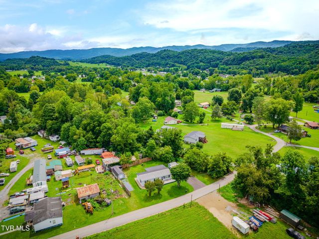 121 Bill Lewis Road, Elizabethton, TN 37643