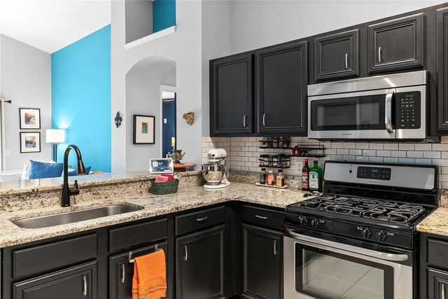 18944 TWINBERRY DRIVE, Tampa, FL 33647