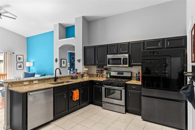 18944 TWINBERRY DRIVE, Tampa, FL 33647