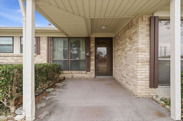 2341 Lagoon Drive, Mesquite, TX 75150