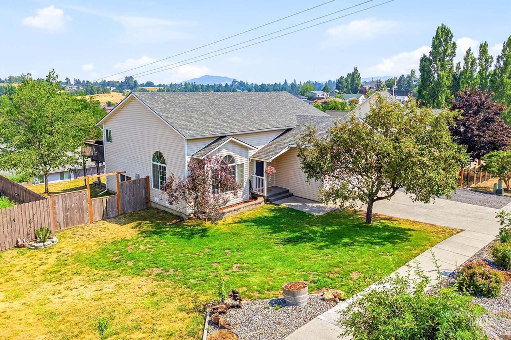 1350 Franklin Road, Moscow, ID 83843 photo 1
