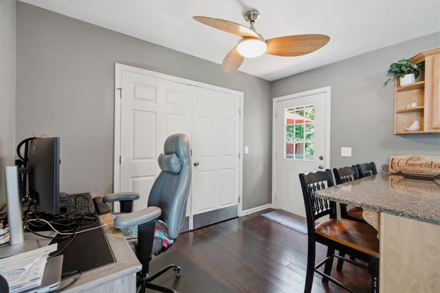 5636 Meadowcrest Ln, Nashville, TN 37209