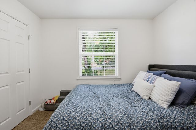 5636 Meadowcrest Ln, Nashville, TN 37209