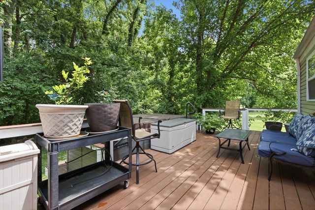 5636 Meadowcrest Ln, Nashville, TN 37209