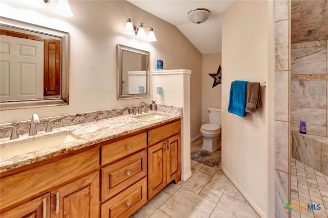 3662 N Fm 444, Inez, TX 77968