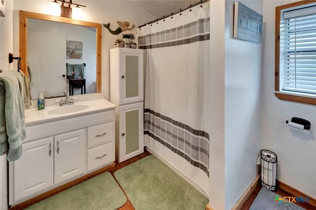 3662 N Fm 444, Inez, TX 77968