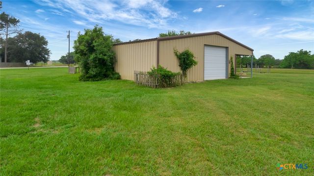 3662 N Fm 444, Inez, TX 77968