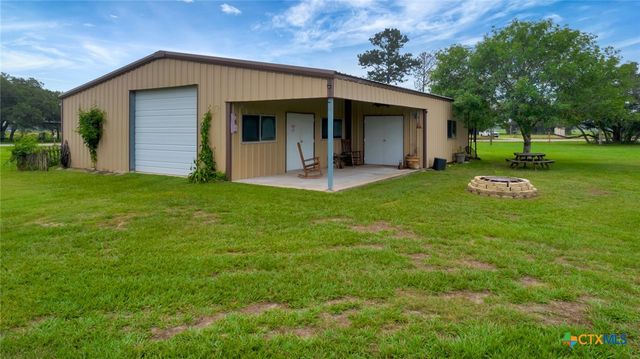 3662 N Fm 444, Inez, TX 77968