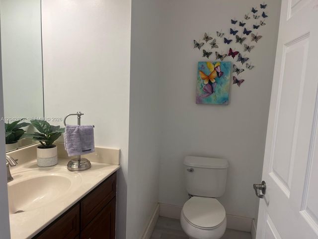 8985 NW 98th Avenue, Doral, FL 33178