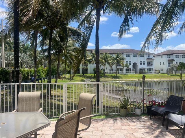 8985 NW 98th Avenue, Doral, FL 33178
