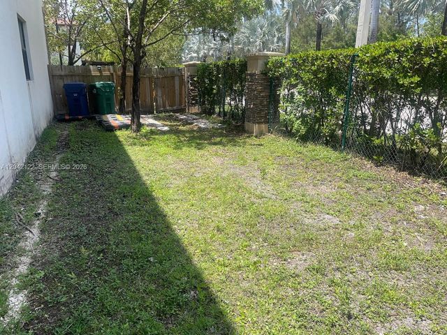 8985 NW 98th Avenue, Doral, FL 33178