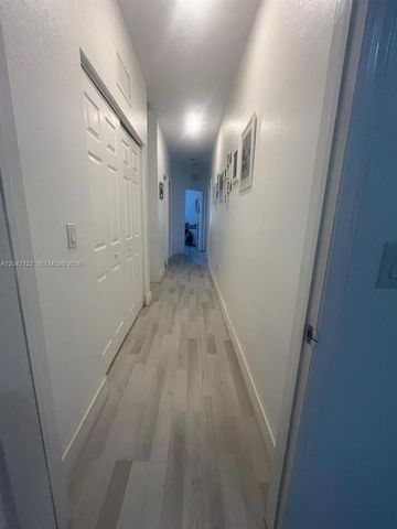 8985 NW 98th Avenue, Doral, FL 33178