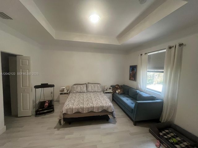 8985 NW 98th Avenue, Doral, FL 33178