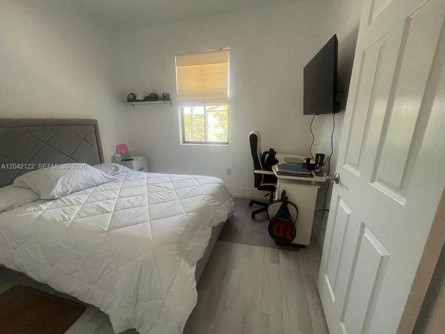 8985 NW 98th Avenue, Doral, FL 33178