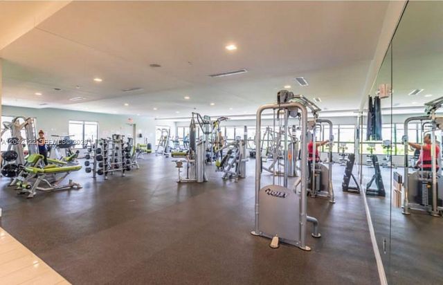 8985 NW 98th Avenue, Doral, FL 33178