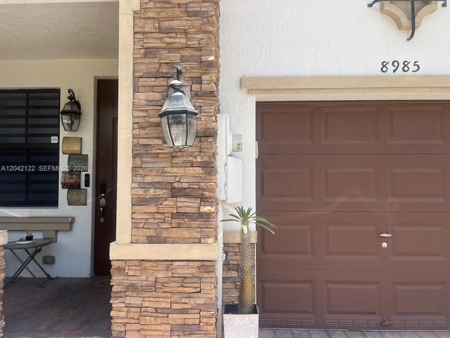 8985 NW 98th Avenue, Doral, FL 33178