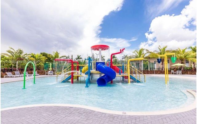 8985 NW 98th Avenue, Doral, FL 33178