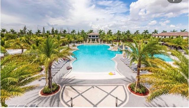 8985 NW 98th Avenue, Doral, FL 33178