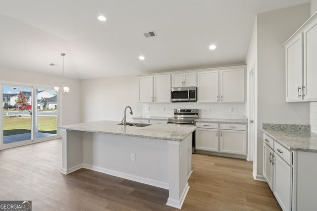129 Lakeview Pines Way, Statesboro, GA 30461