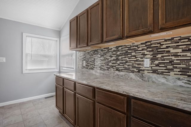 22000 Cunningham Avenue, Warren, MI 48091