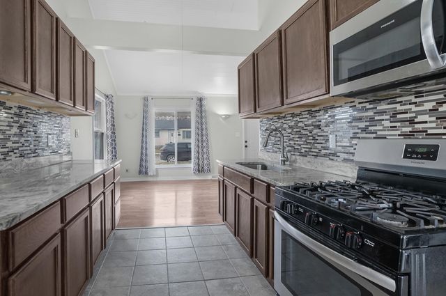 22000 Cunningham Avenue, Warren, MI 48091