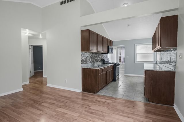 22000 Cunningham Avenue, Warren, MI 48091