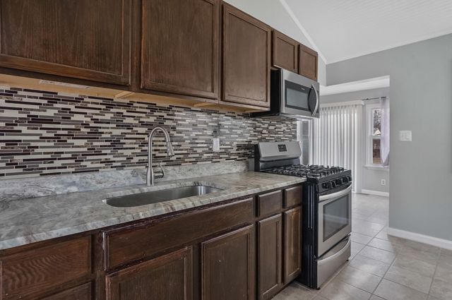 22000 Cunningham Avenue, Warren, MI 48091