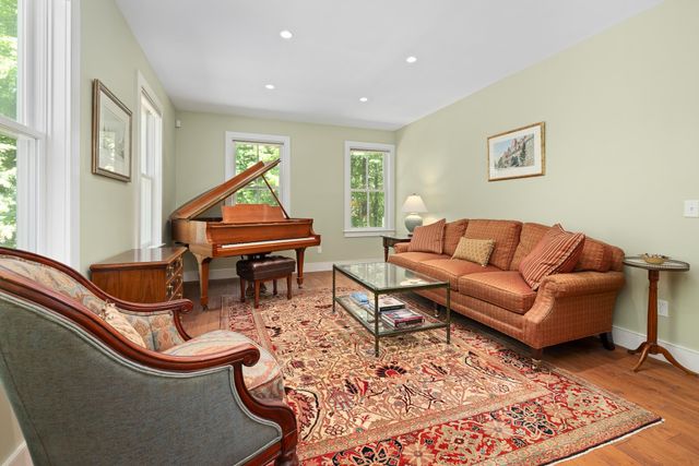292 Hard Road, Hartford, VT 05059