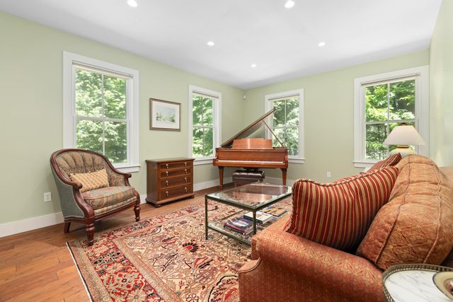 292 Hard Road, Hartford, VT 05059