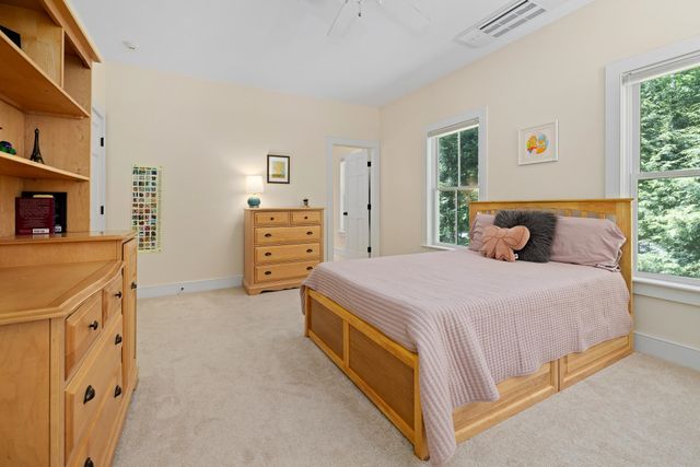 292 Hard Road, Hartford, VT 05059