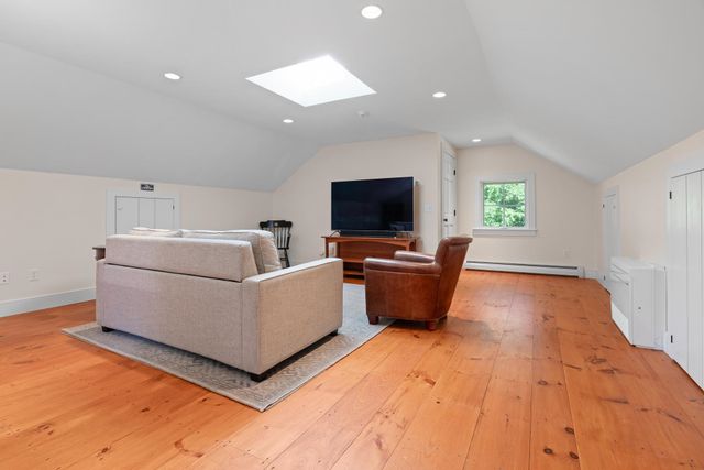 292 Hard Road, Hartford, VT 05059