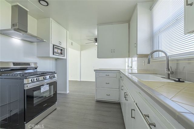 937 W Norberry, Lancaster, CA 93534