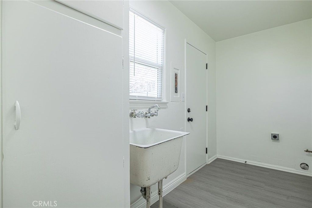 Image 18 of property listing at 937 W Norberry, Lancaster, CA 93534