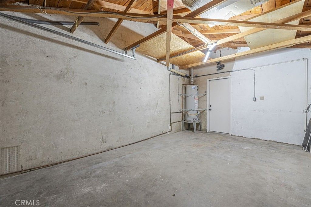 Image 33 of property listing at 937 W Norberry, Lancaster, CA 93534