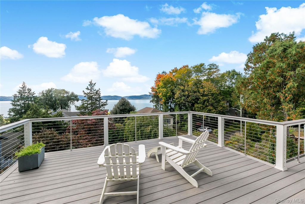 8 Hamilton Avenue, Croton-on-hudson, NY 10520 — photo 2