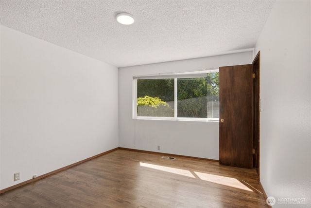 26607 Manchester Court, Kent, WA 98032