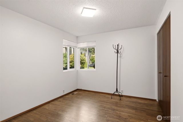26607 Manchester Court, Kent, WA 98032