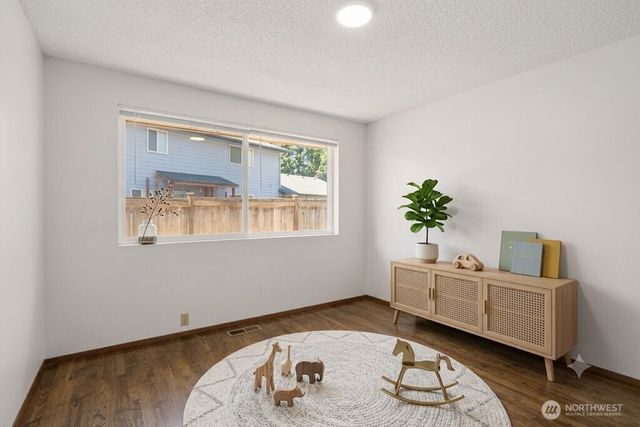 26607 Manchester Court, Kent, WA 98032